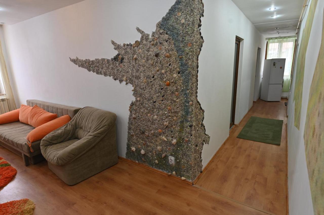 Apartament Camelia Petroşani Екстериор снимка