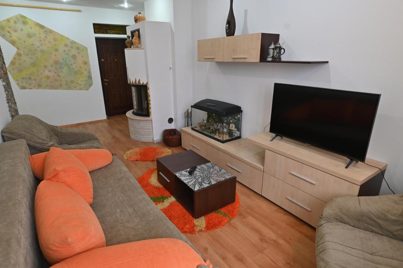 Apartament Camelia Petroşani Екстериор снимка