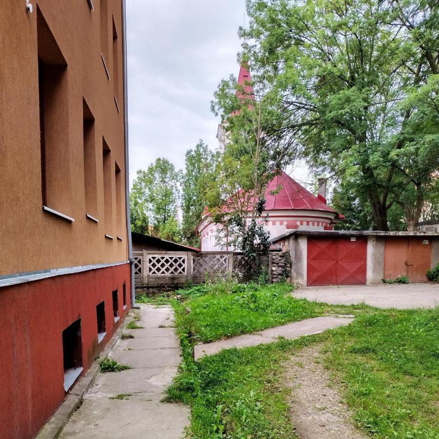 Apartament Camelia Petroşani Екстериор снимка